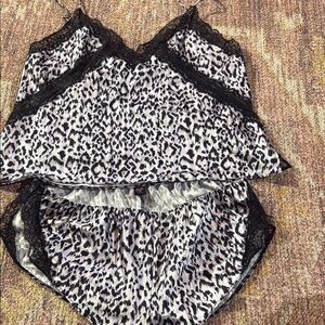 Victoria secert gorgeous Leopard Print Satin Camisole and Shorts Set size L